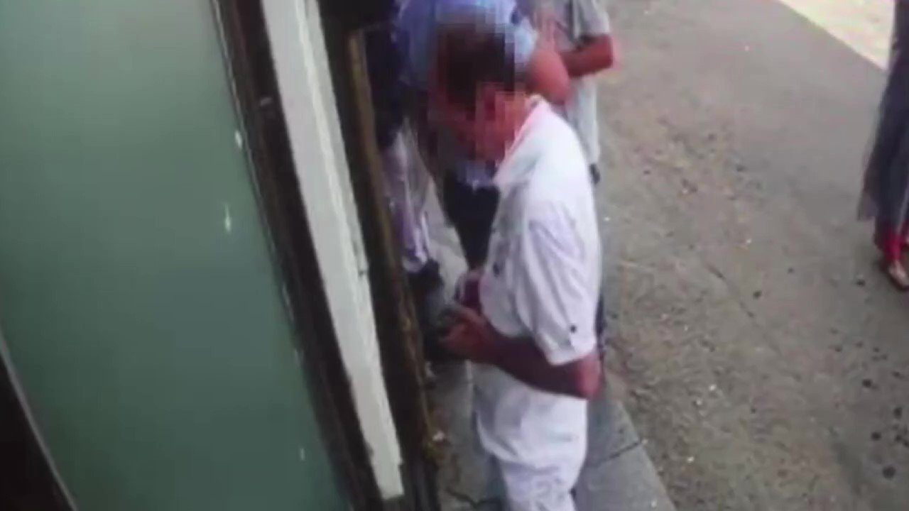 İstanbul’da ’gümrük’ yalanıyla 923 bin TL dolandırıcılık yapan iki şüpheli yakalandı