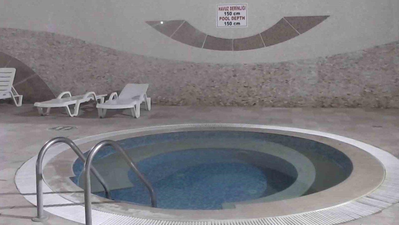 Gediz Belediyesi Termal Tatil Köyü, bozulmayan doğallığı ile kendisine hayran bırakıyor