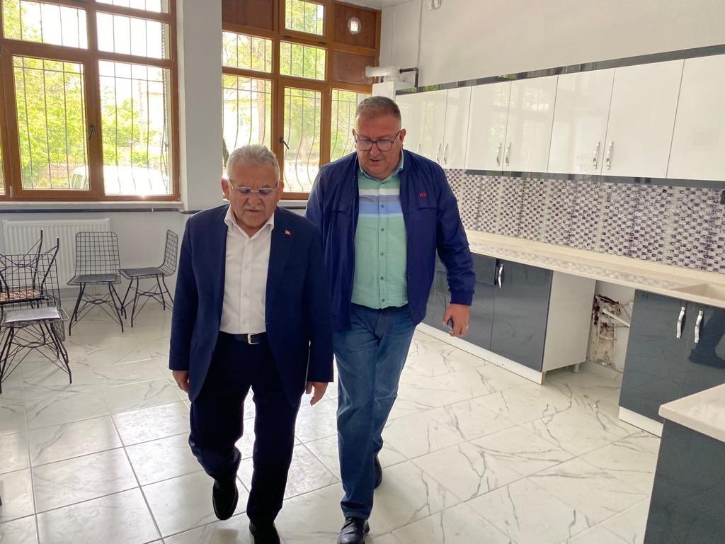 Başkan Büyükkılıç, Bünyan’da yapımı tamamlanan kadın kooperatifi binasını inceledi