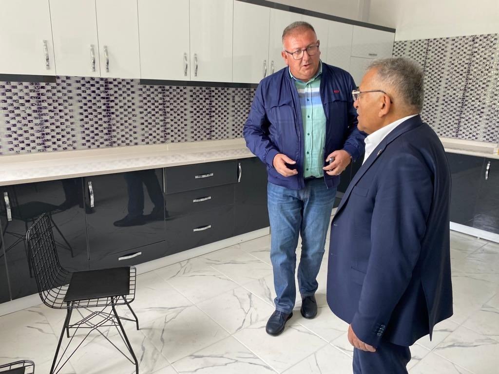 Başkan Büyükkılıç, Bünyan’da yapımı tamamlanan kadın kooperatifi binasını inceledi