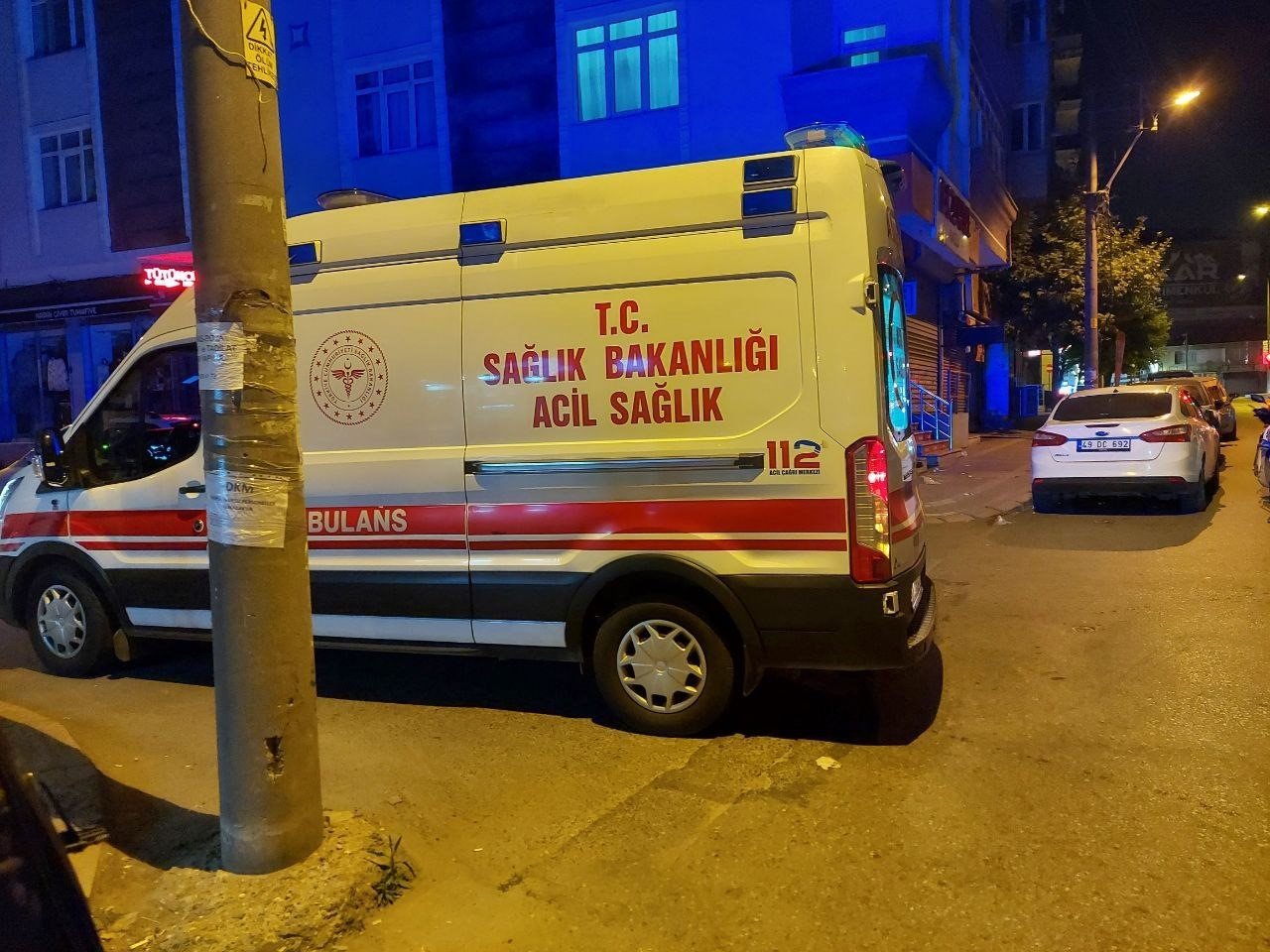 Otomobil sürücüsü kuryeye çarpıp kaçtı