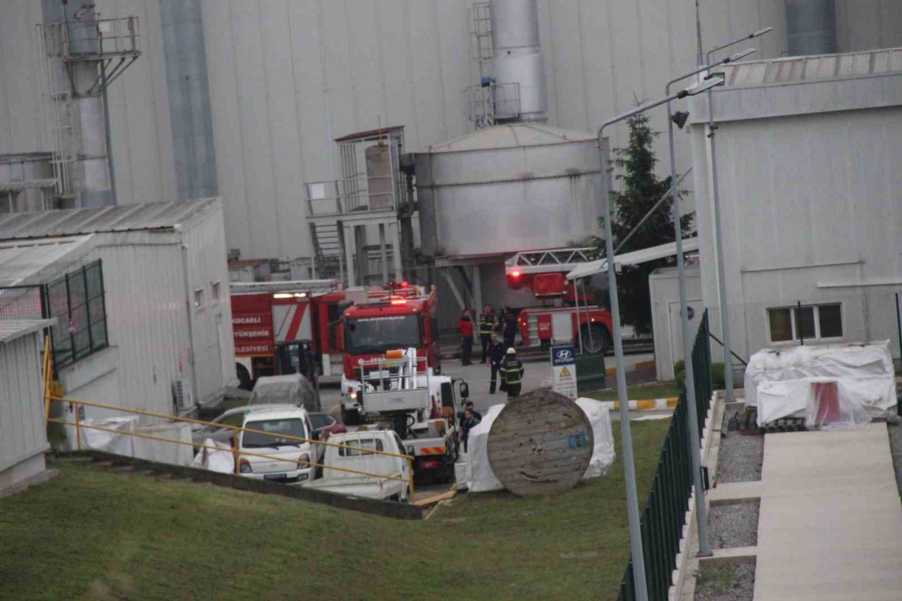 İzmit’te otomobil fabrikasında yangın