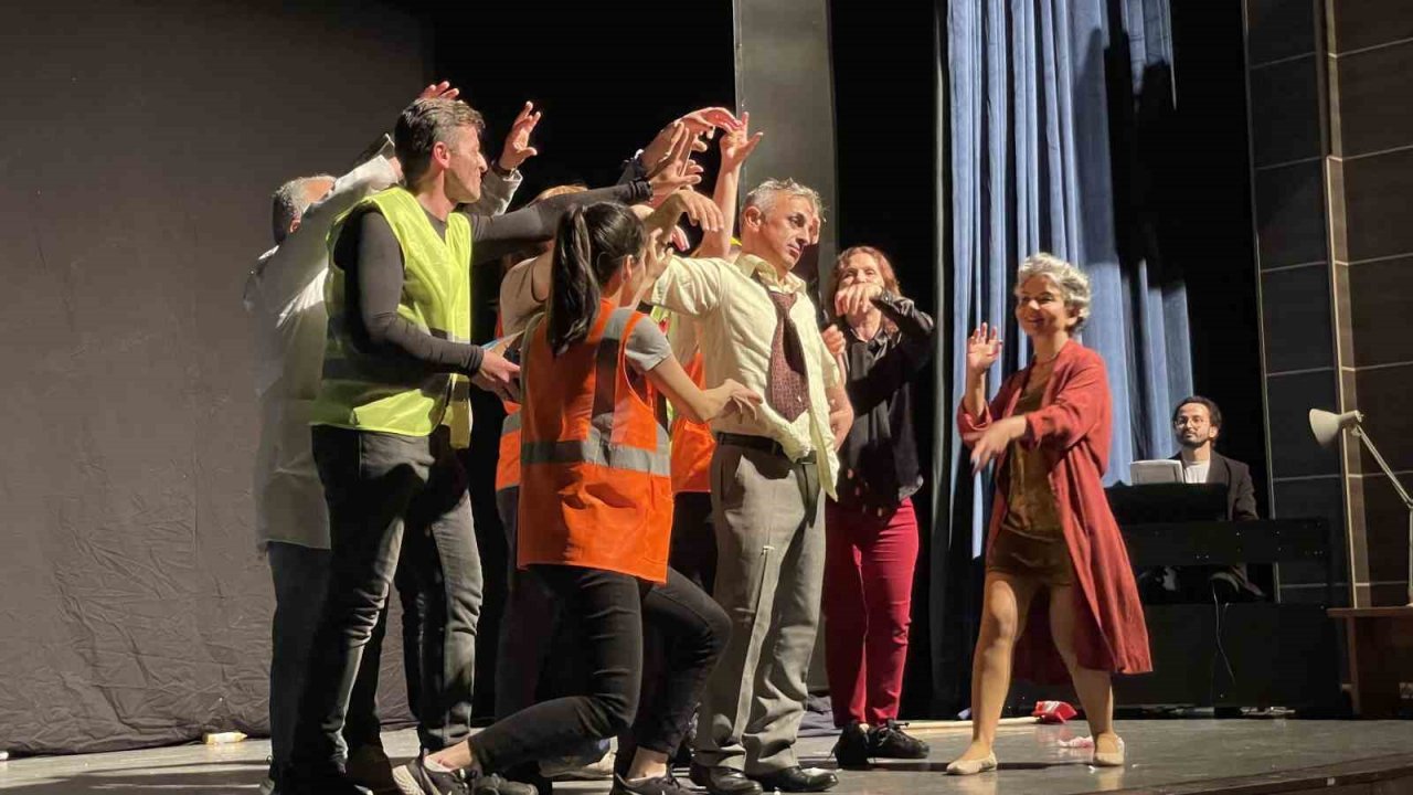 Çaycuma’da Japon Kuklası sahnelendi