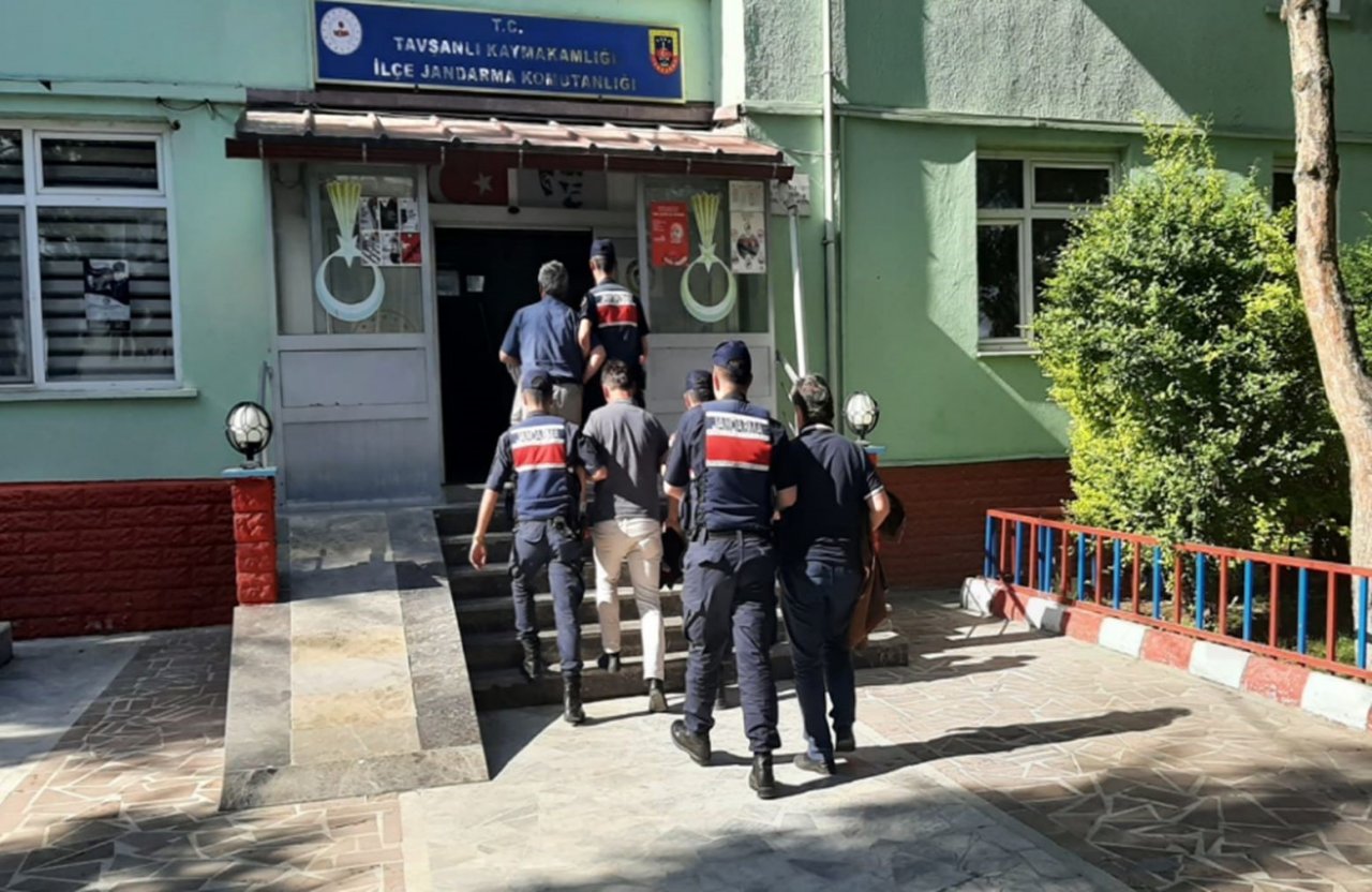 Kütahya’da 3 ayda yapılan 62 operasyonda 107 şüpheli yakalandı