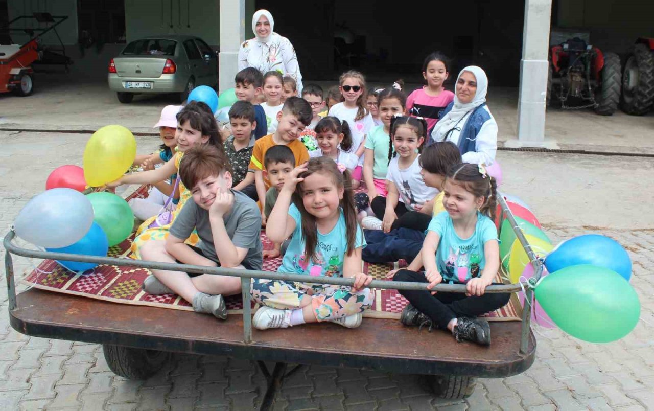 Alaşehirli minikler hem doğayı tanıyor hem de yaşayarak öğreniyor