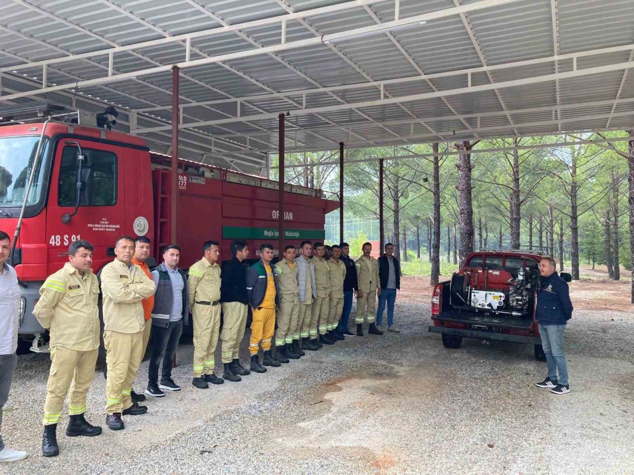 Muğla’da arazöz ve ilk müdahale aracı operatörlerine ileri sürüş eğitimi verildi