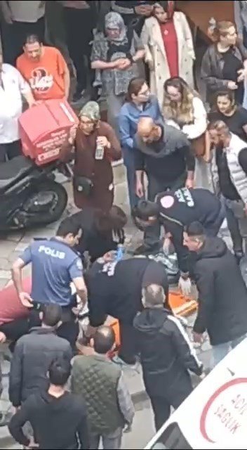 Evlatların en acı günü: Öldürülen annelerine son görev