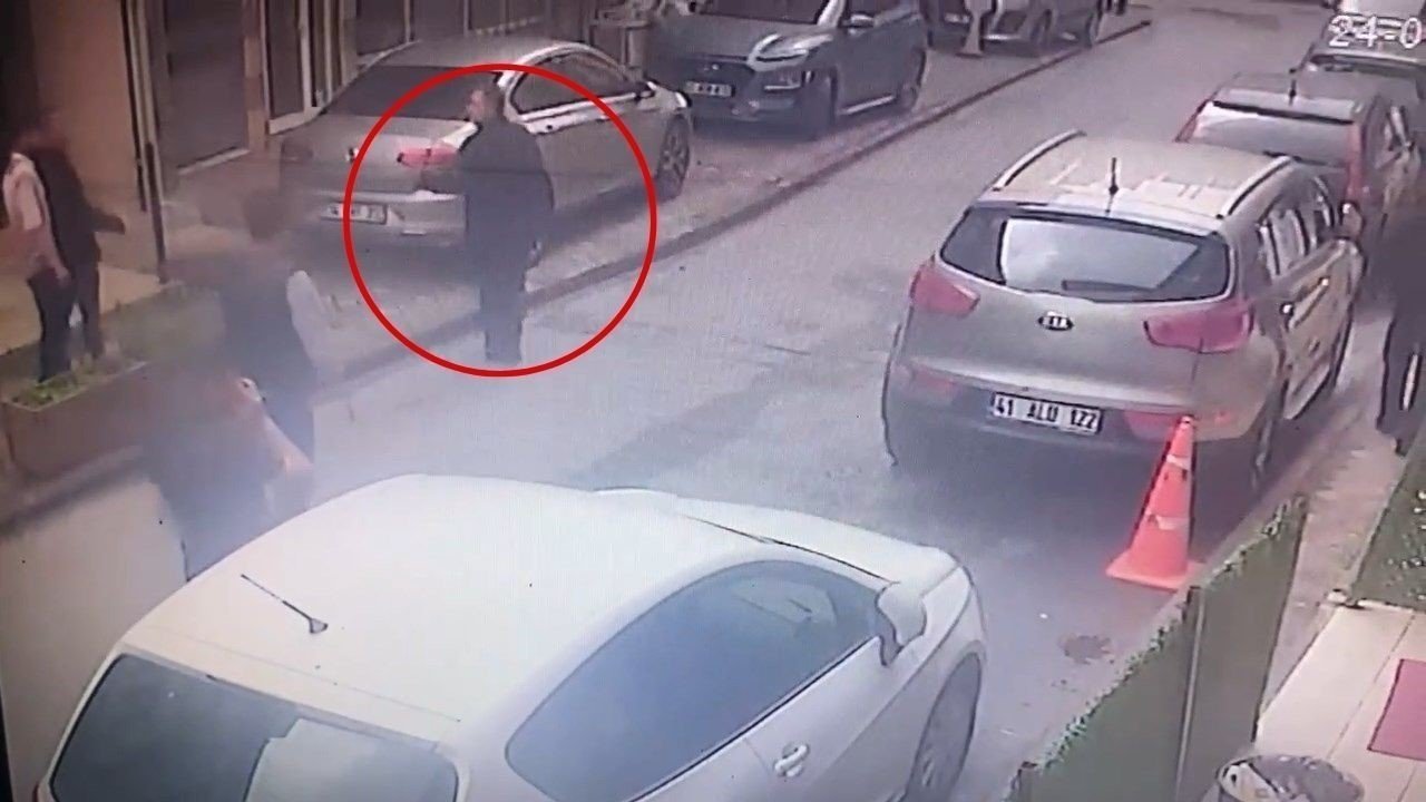 Evlatların en acı günü: Öldürülen annelerine son görev