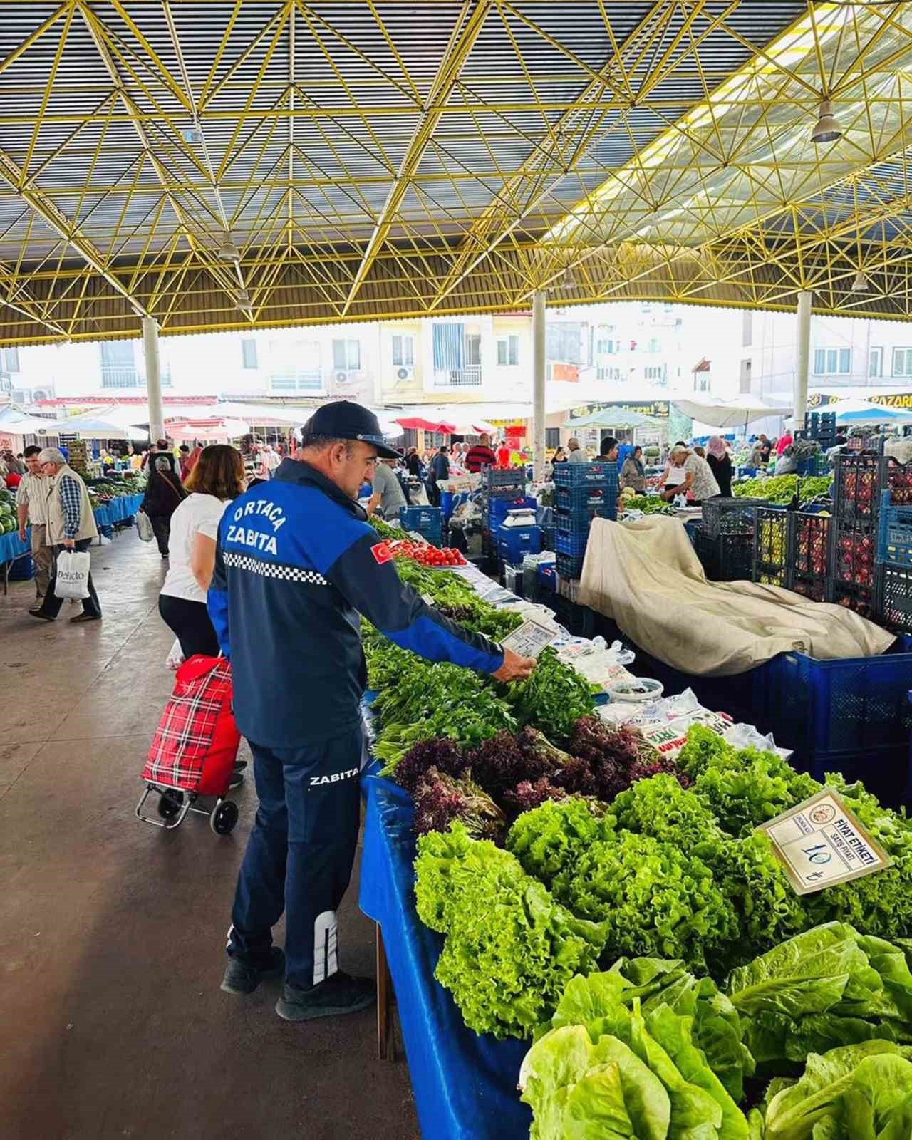 Ortaca zabıtasının etiket denetimleri sürüyor