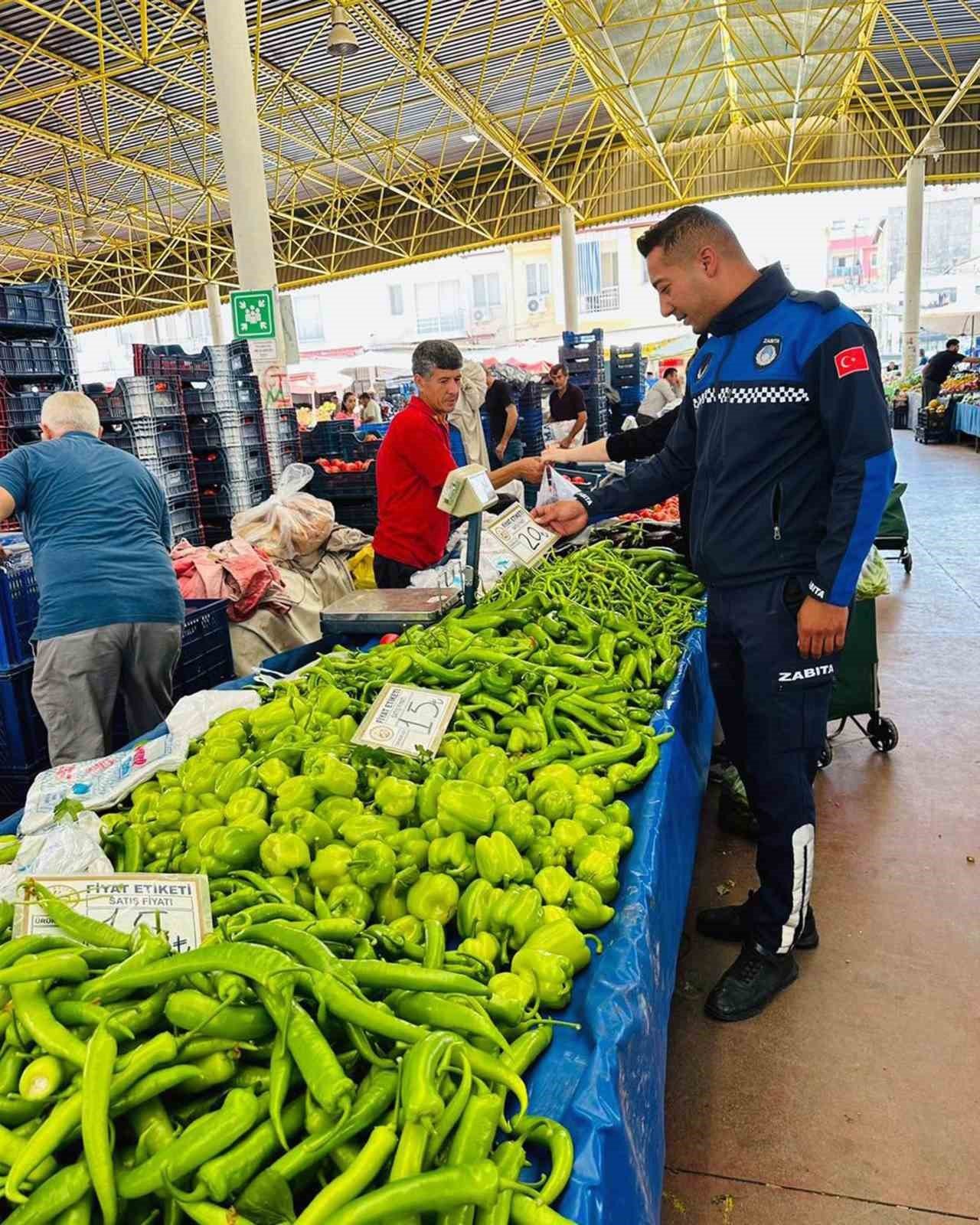 Ortaca zabıtasının etiket denetimleri sürüyor