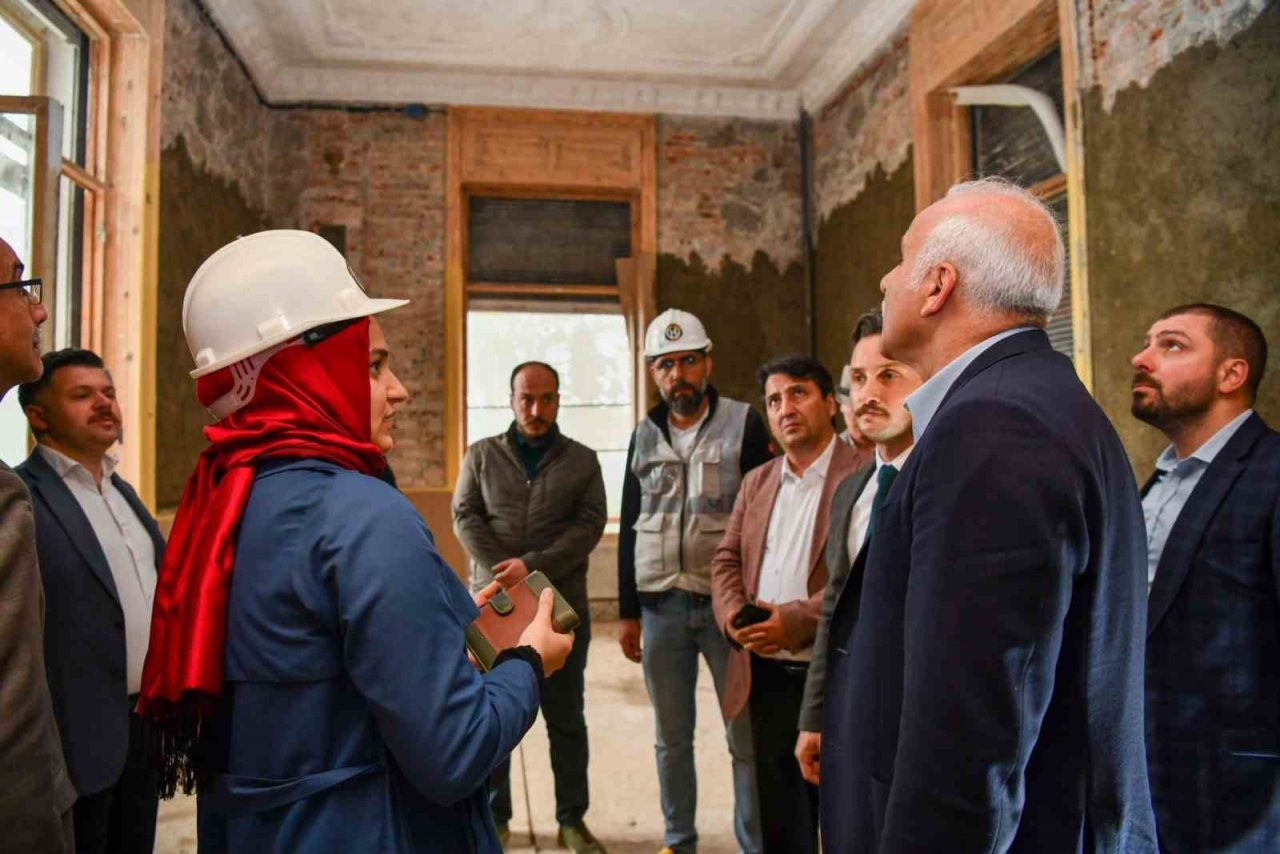 Atatürk Köşkü’nün restorasyon çalışmaları sürüyor