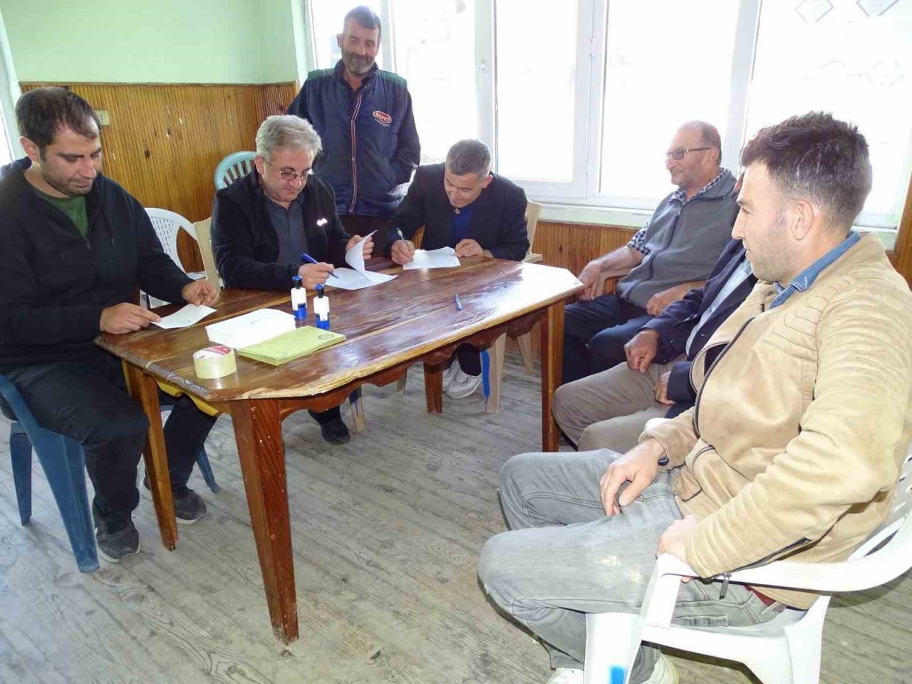23 seçmen bulunan köyde seçim 2 saatte tamamlandı