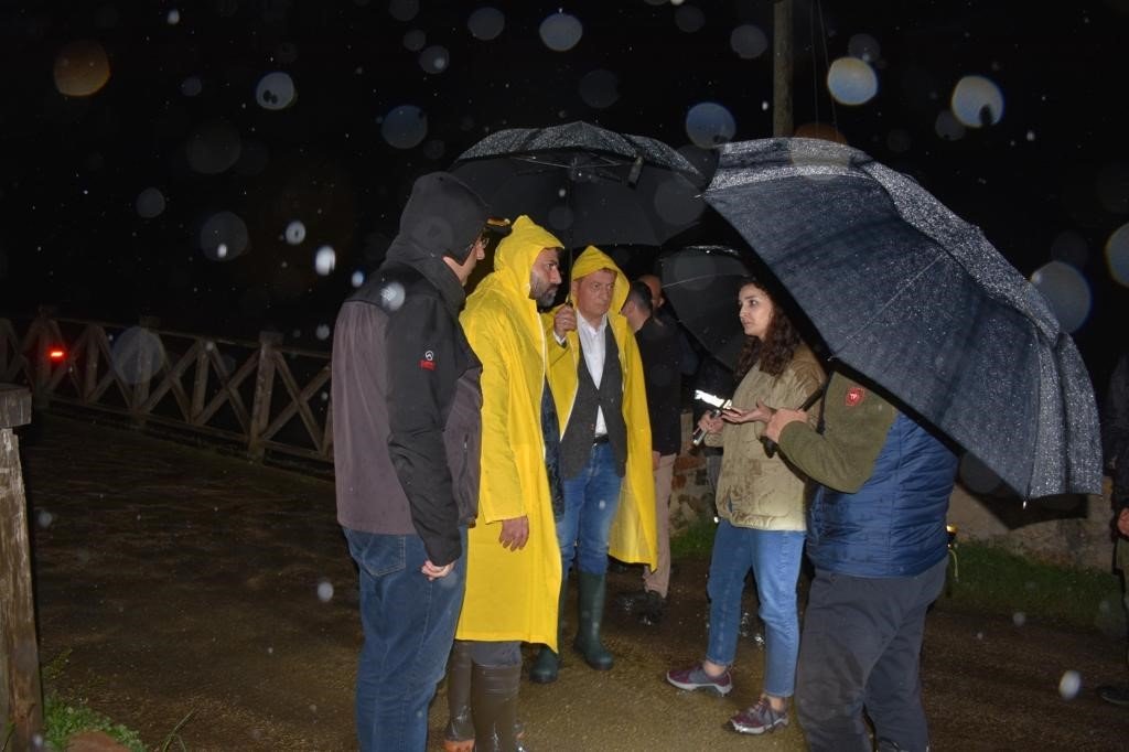 Milletvekili Şahin, taşından zarar gören yerleri inceledi