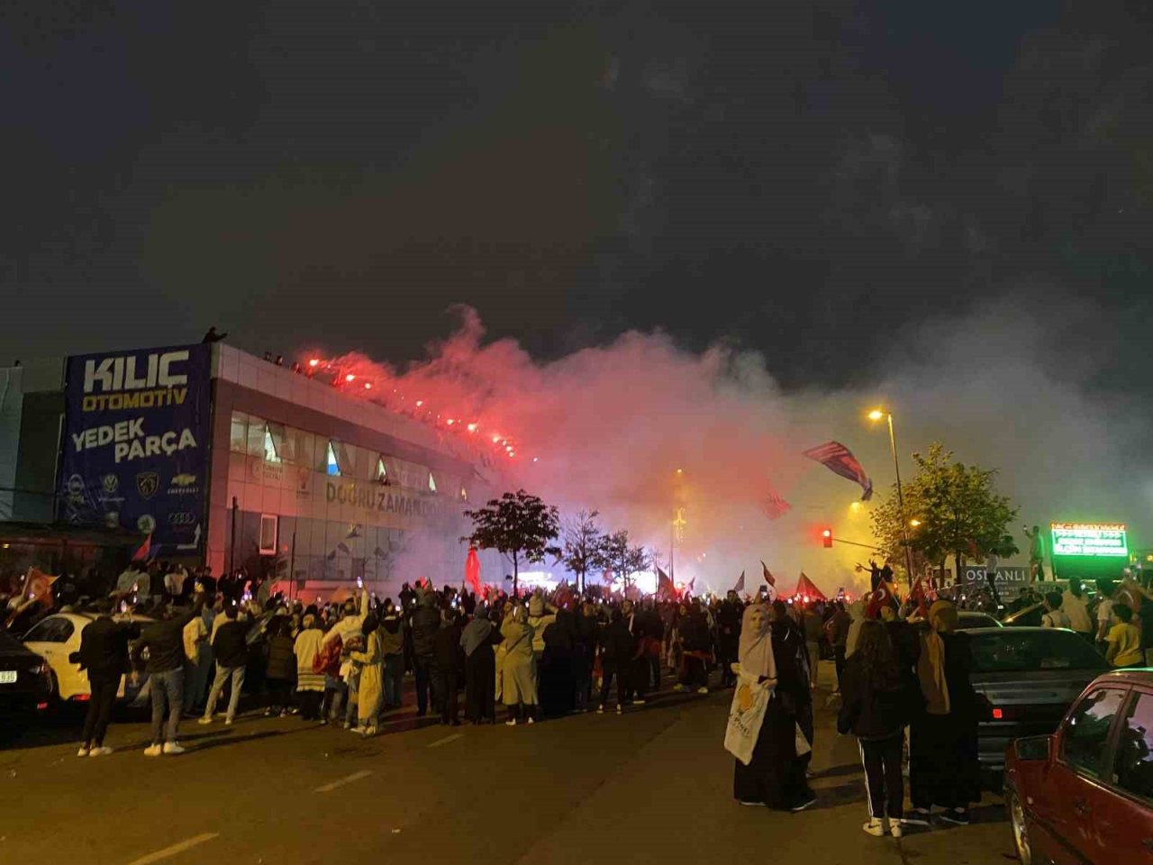 Küçükçekmece’de Cumhurbaşkanlığı seçim zaferi kutlaması