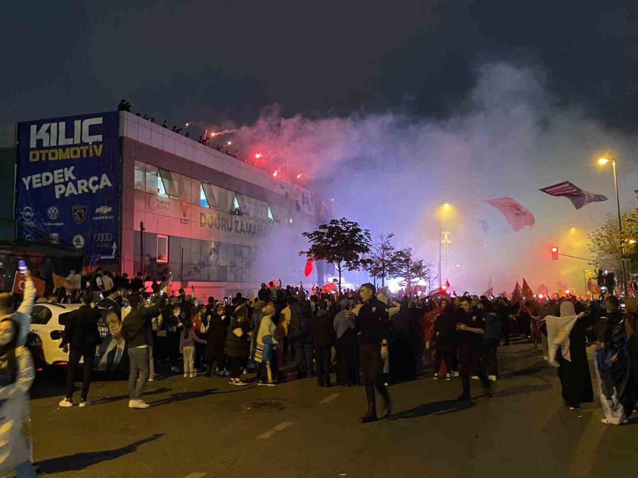 Küçükçekmece’de Cumhurbaşkanlığı seçim zaferi kutlaması