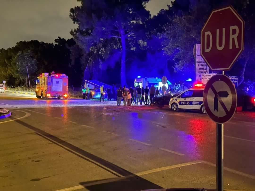 İki otomobilin çarpıştığı kazada 2 kişi hayatını kaybetti