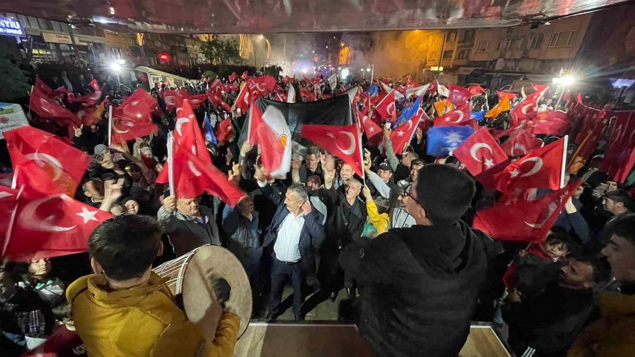 Balıkesir ve ilçelerinde kutlamalar başladı