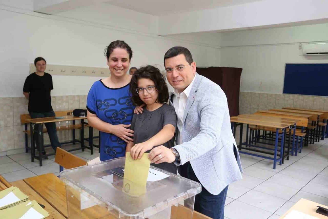 Belediye başkanları oylarını kullandı