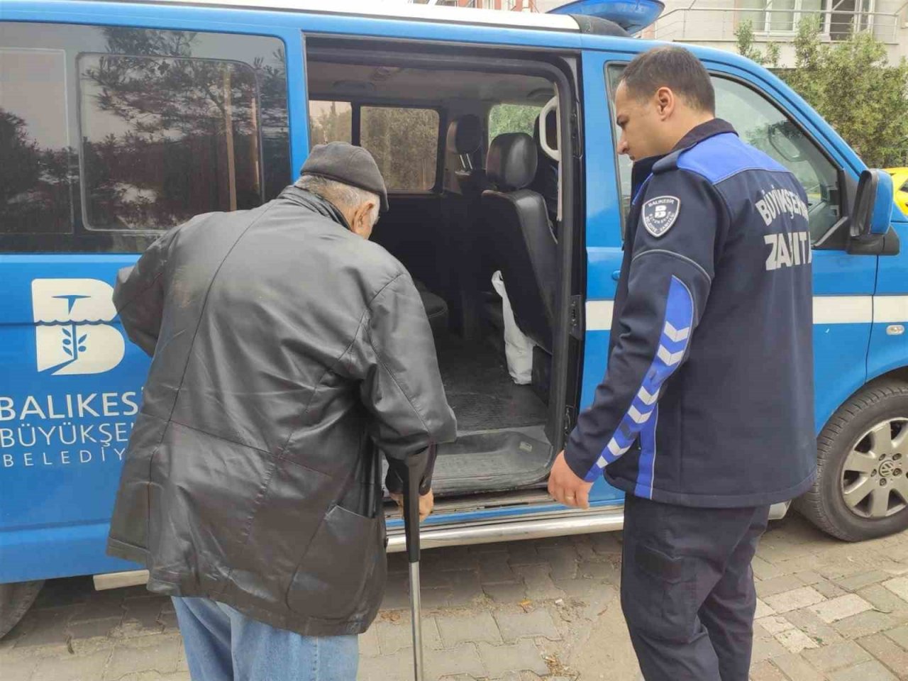 Başkan Yılmaz, oyunu ailesi ile birlikte kullandı