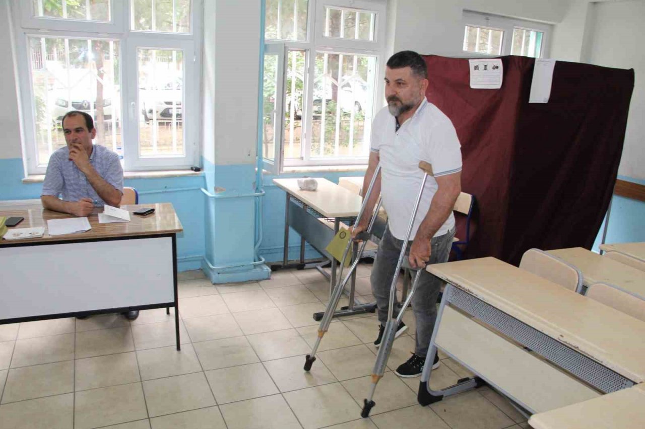 Oyunu kullanmak için engel tanımadı