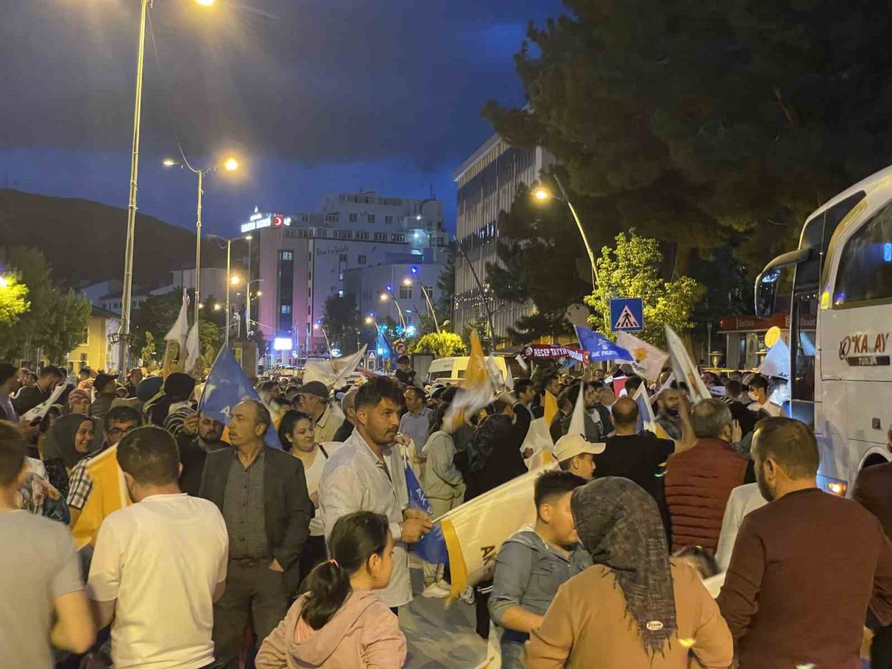 Çankırı’da vatandaşlar sokaklara akın etti