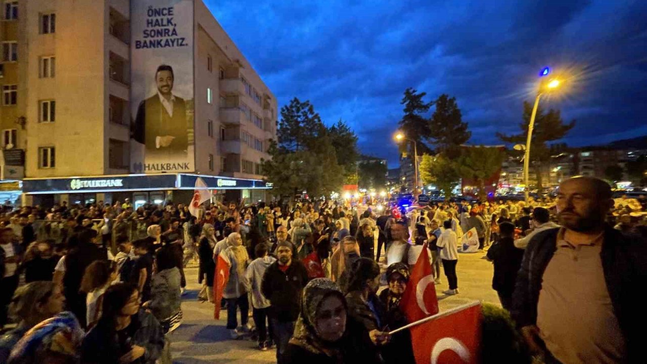Çankırı’da vatandaşlar sokaklara akın etti