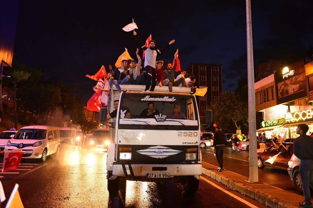 Kahramanmaraş’ta Erdoğan’ın zaferi kutlandı