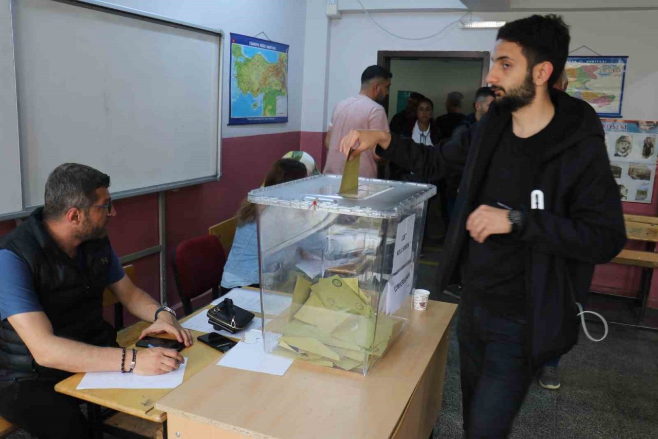 Malatya’da oy verme işlemleri devam ediyor
