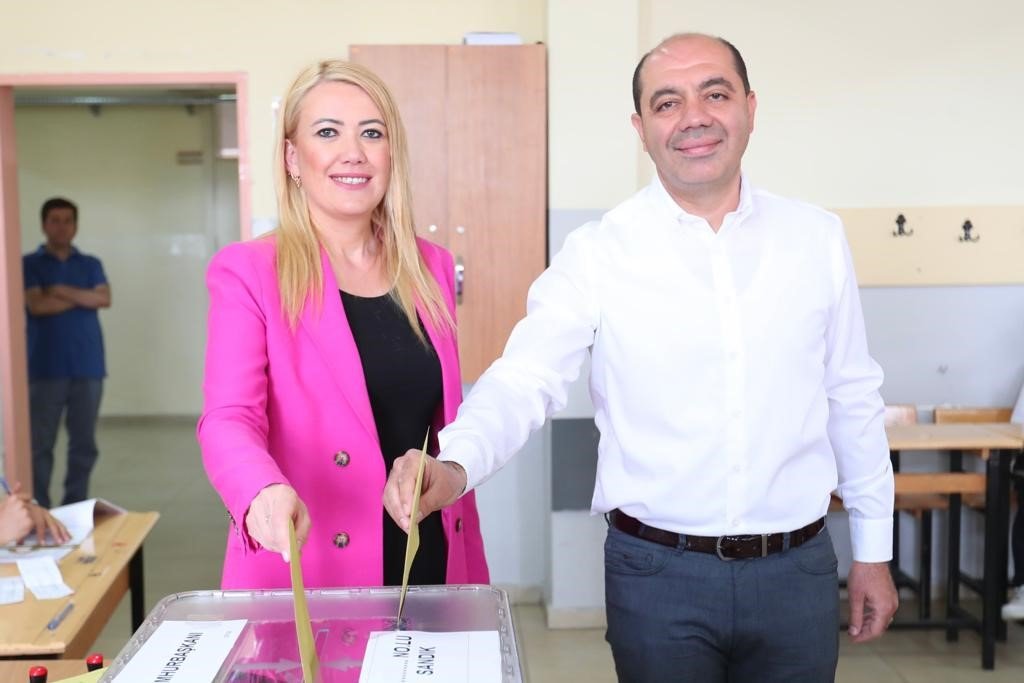 Denizli’de siyasiler oylarını kullandı