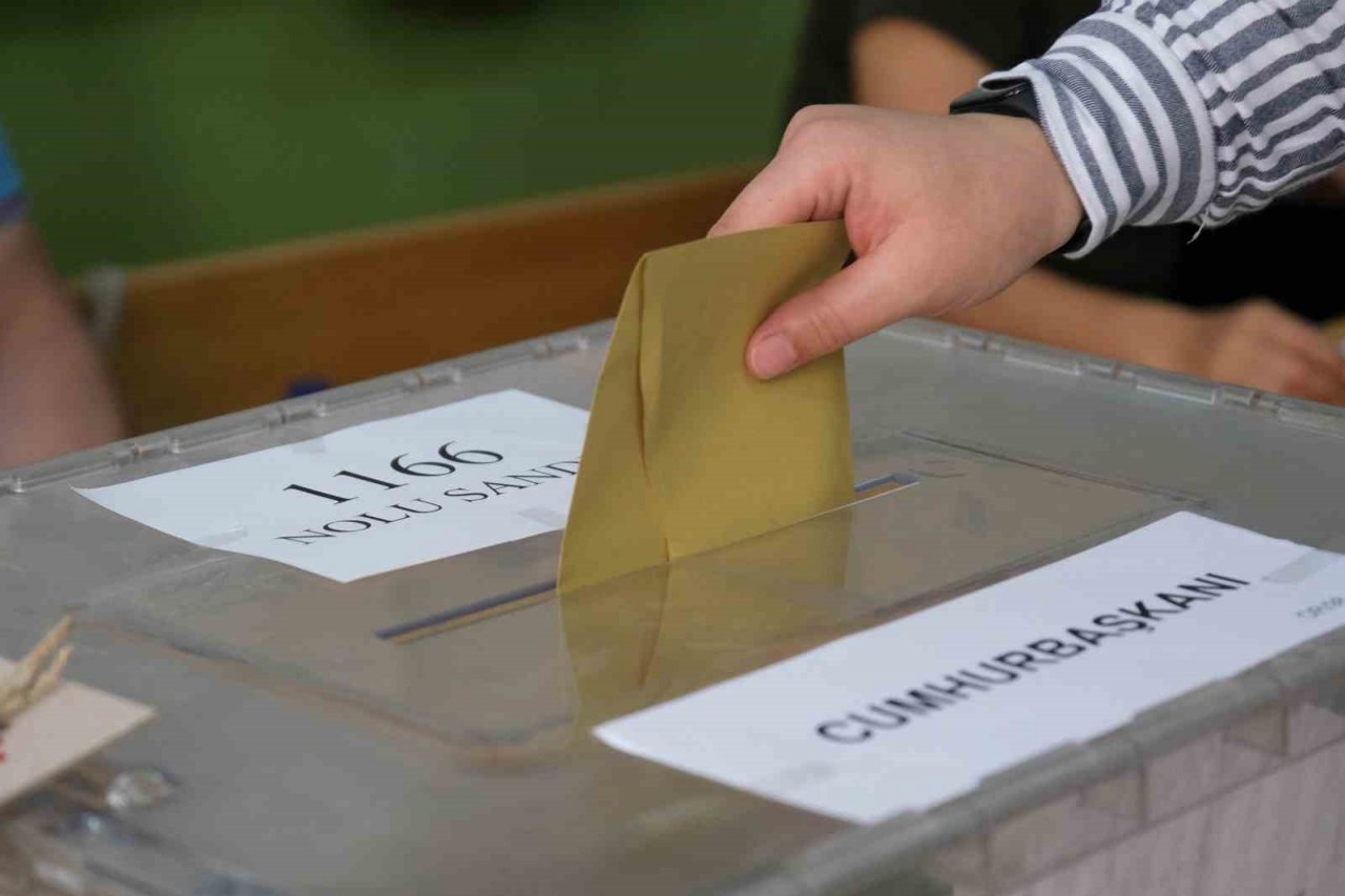 Manisalı vatandaşlar ikinci tur için sandık başına gitti