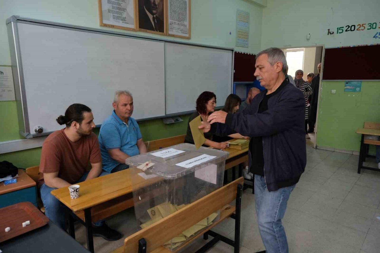 Manisalı vatandaşlar ikinci tur için sandık başına gitti