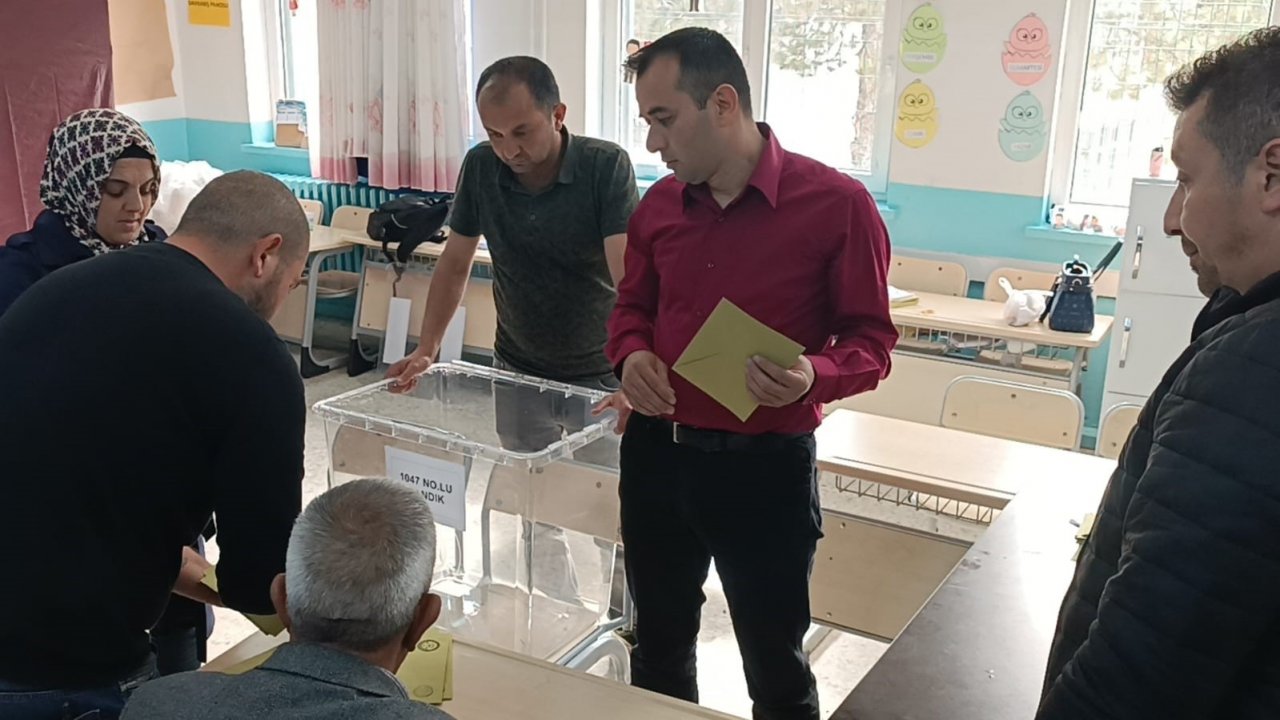 Denizli’de oy sayım işlemleri sürüyor