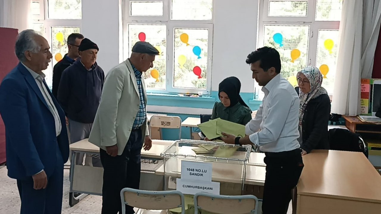 Denizli’de oy sayım işlemleri sürüyor