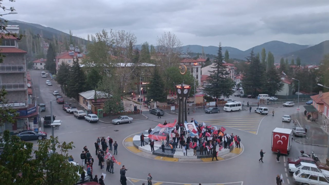 AK Parti’nin Denizli’deki kalesinde seçim kutlaması