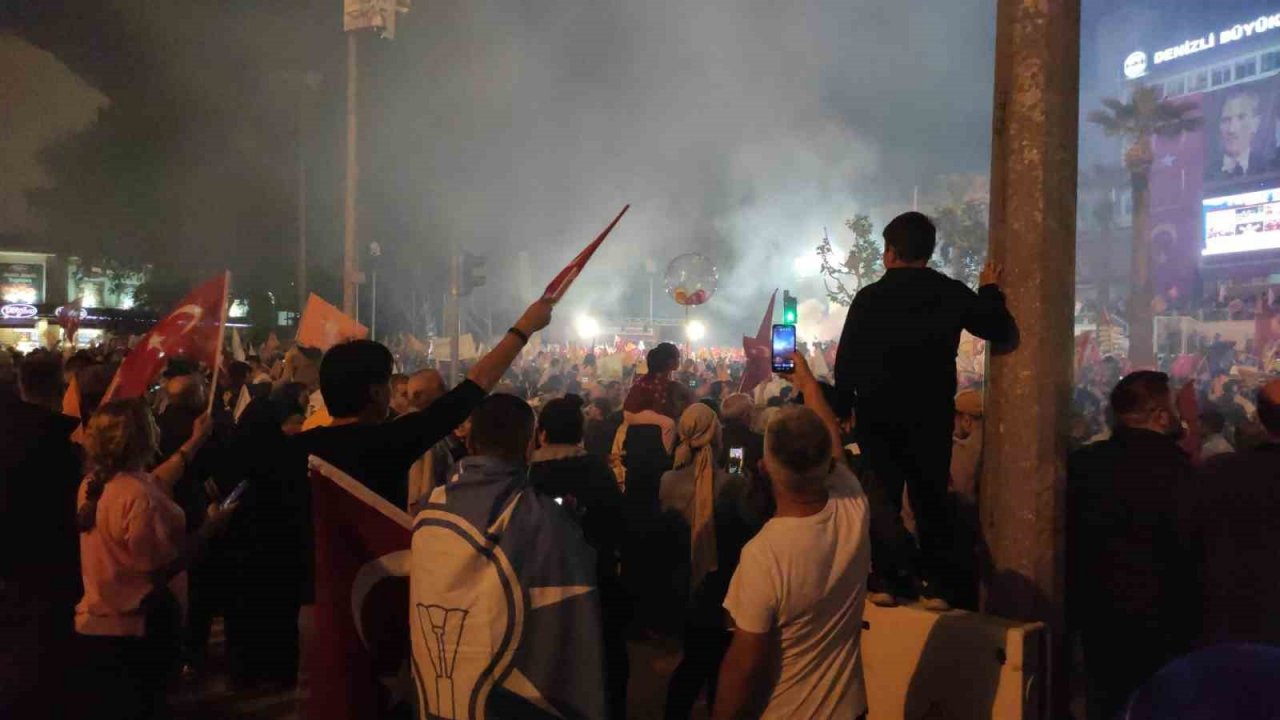 Denizli’de Cumhur İttifakı seçim zaferini kutladı