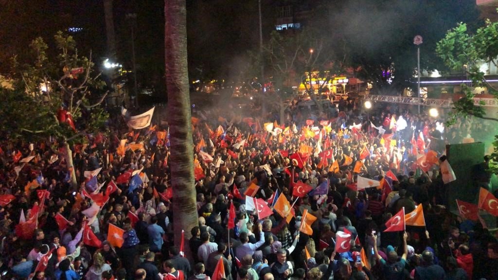 Denizli’de Cumhur İttifakı seçim zaferini kutladı