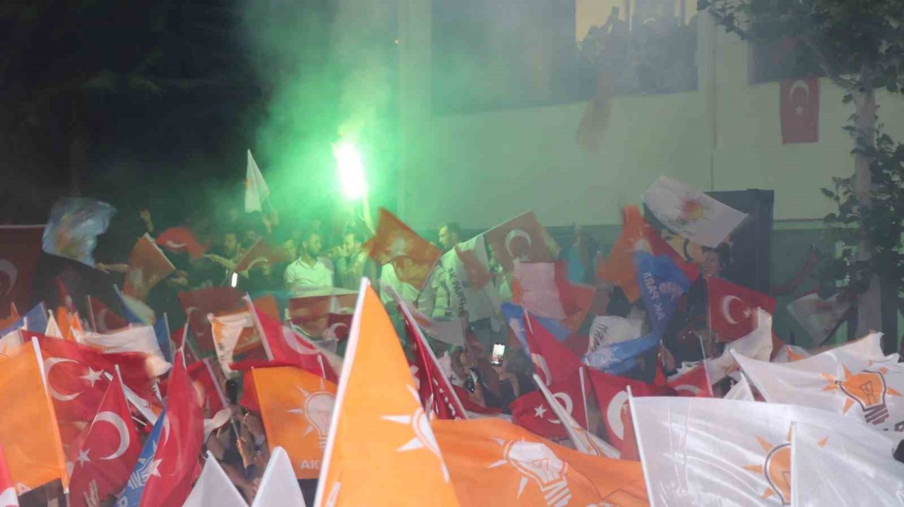 Denizli’de Cumhur İttifakı seçim zaferini kutladı