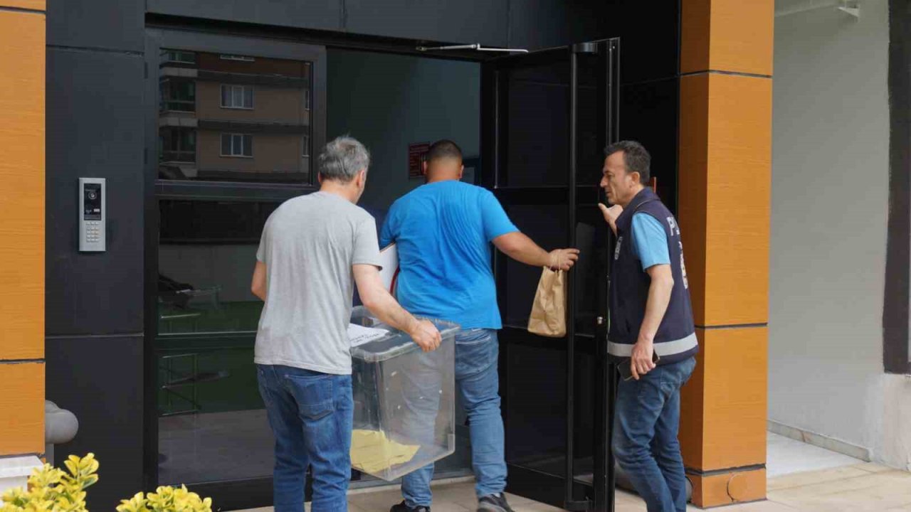 Oy kullanmaya gidemeyen seçmene ’seyyar sandık’ gitti