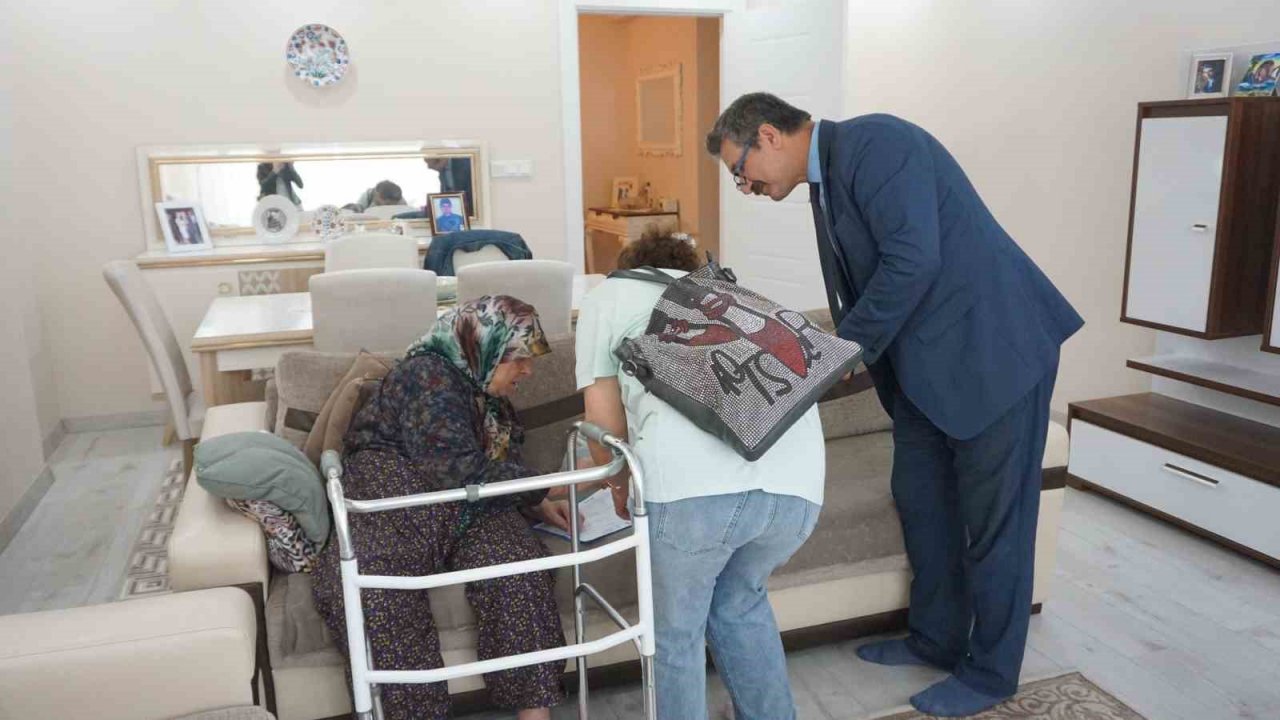 Oy kullanmaya gidemeyen seçmene ’seyyar sandık’ gitti