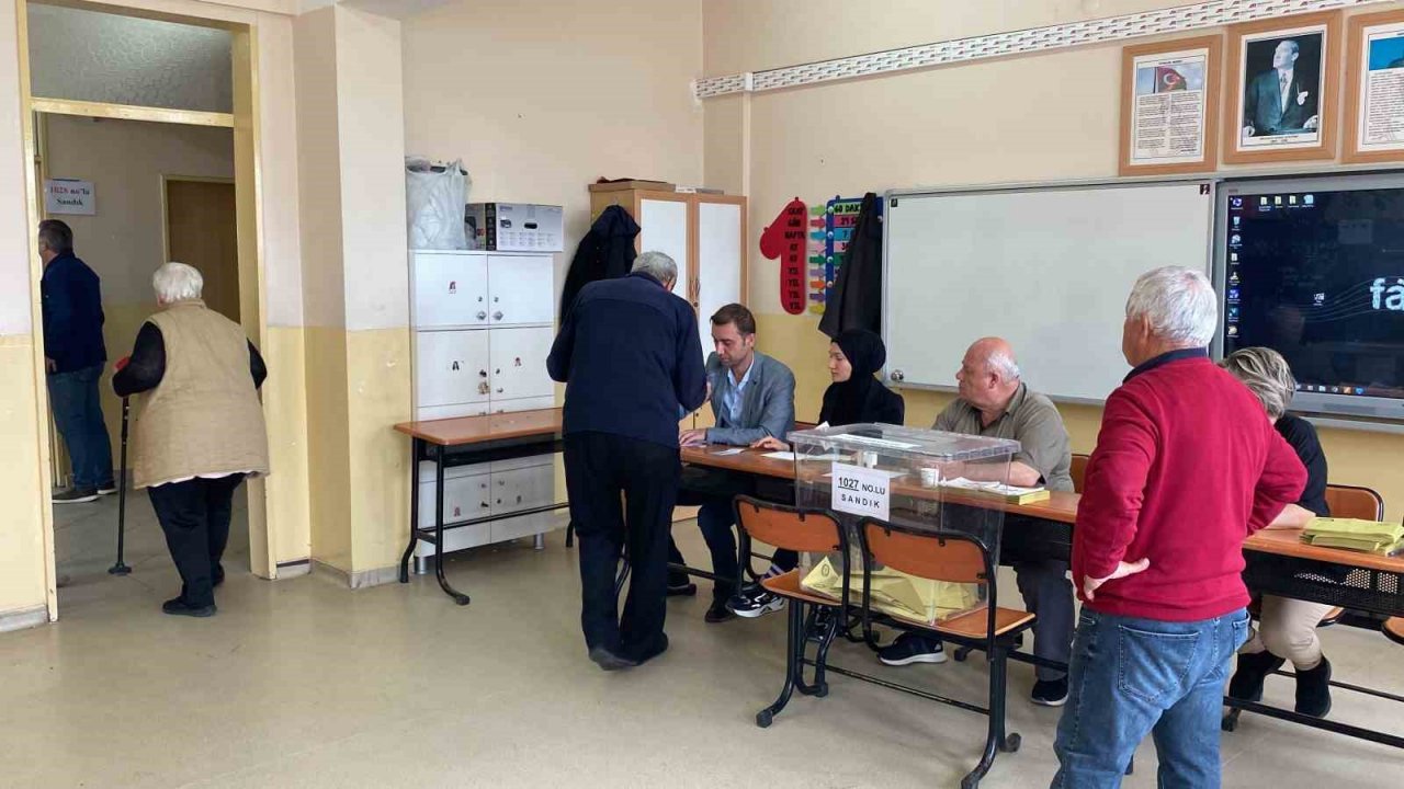 Uzunköprü’de oylar sandıkla buluşmaya başladı