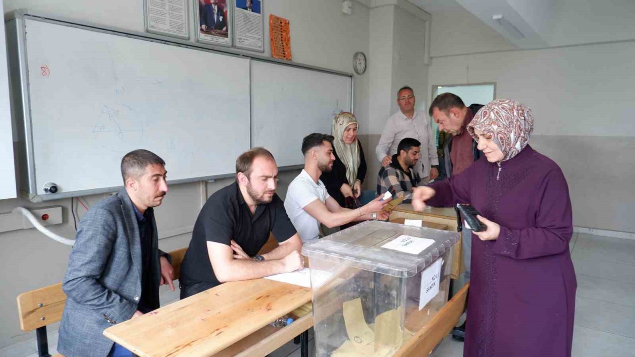 Erzurum, Cumhurbaşkanlığı seçimi için sandığa gitti