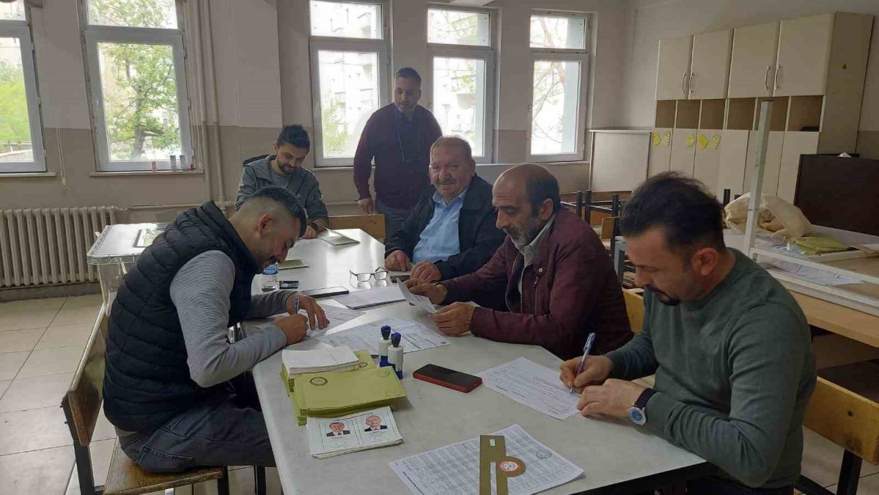 Erzurum, Cumhurbaşkanlığı seçimi için sandığa gitti