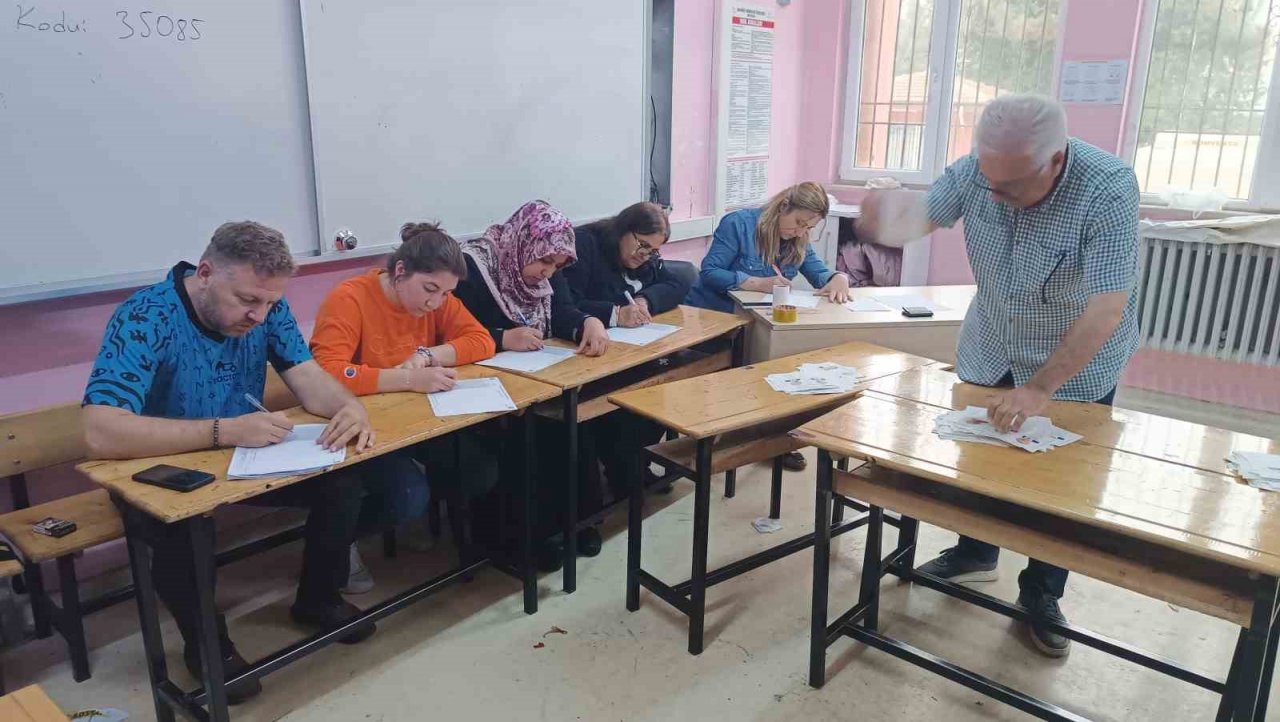 Gaziantep’te oy verme bitti sayım başladı