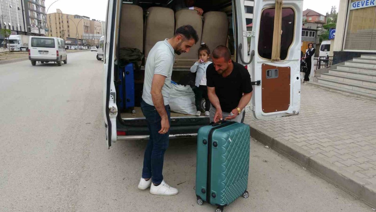 Yüksekovalılar seçim sonuçlarına odaklandı