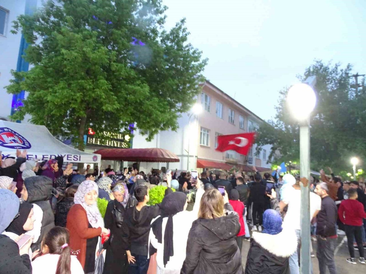 Hisarcık’ta seçim kutlamaları