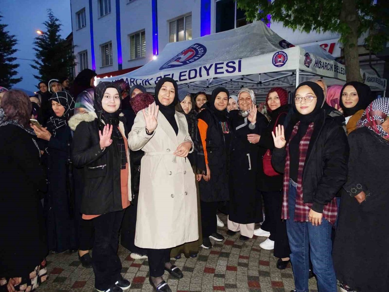 Hisarcık’ta seçim kutlamaları