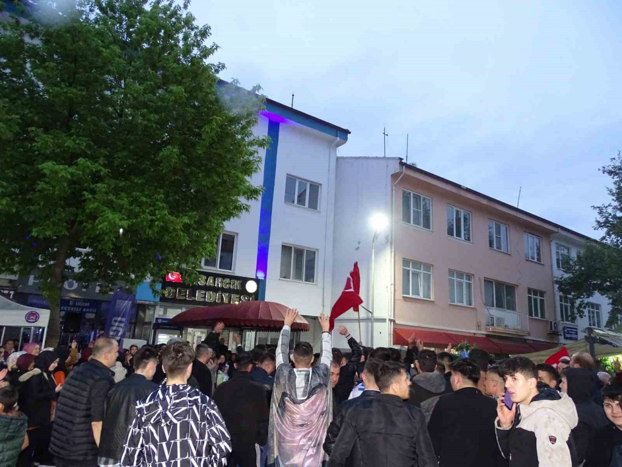 Hisarcık’ta seçim kutlamaları