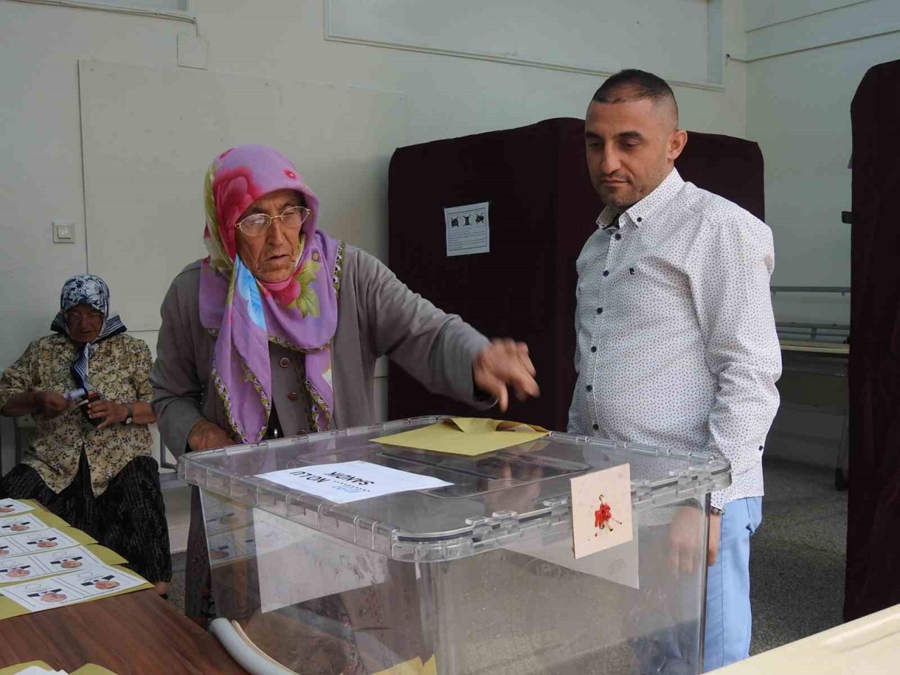 Kilis’te oy verme işlemi başladı