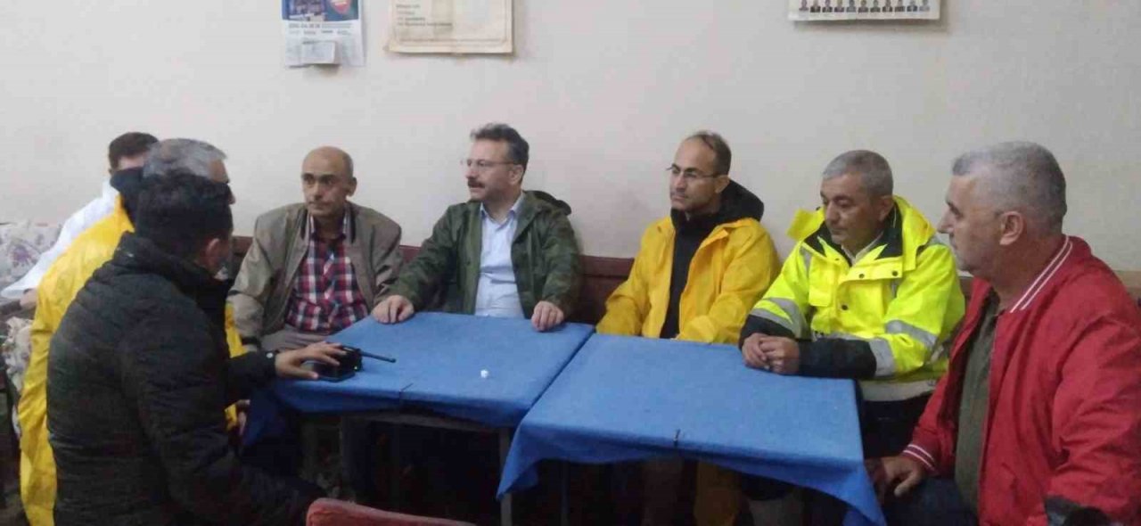 Koçarlı-Söke karayolu ulaşıma kapandı