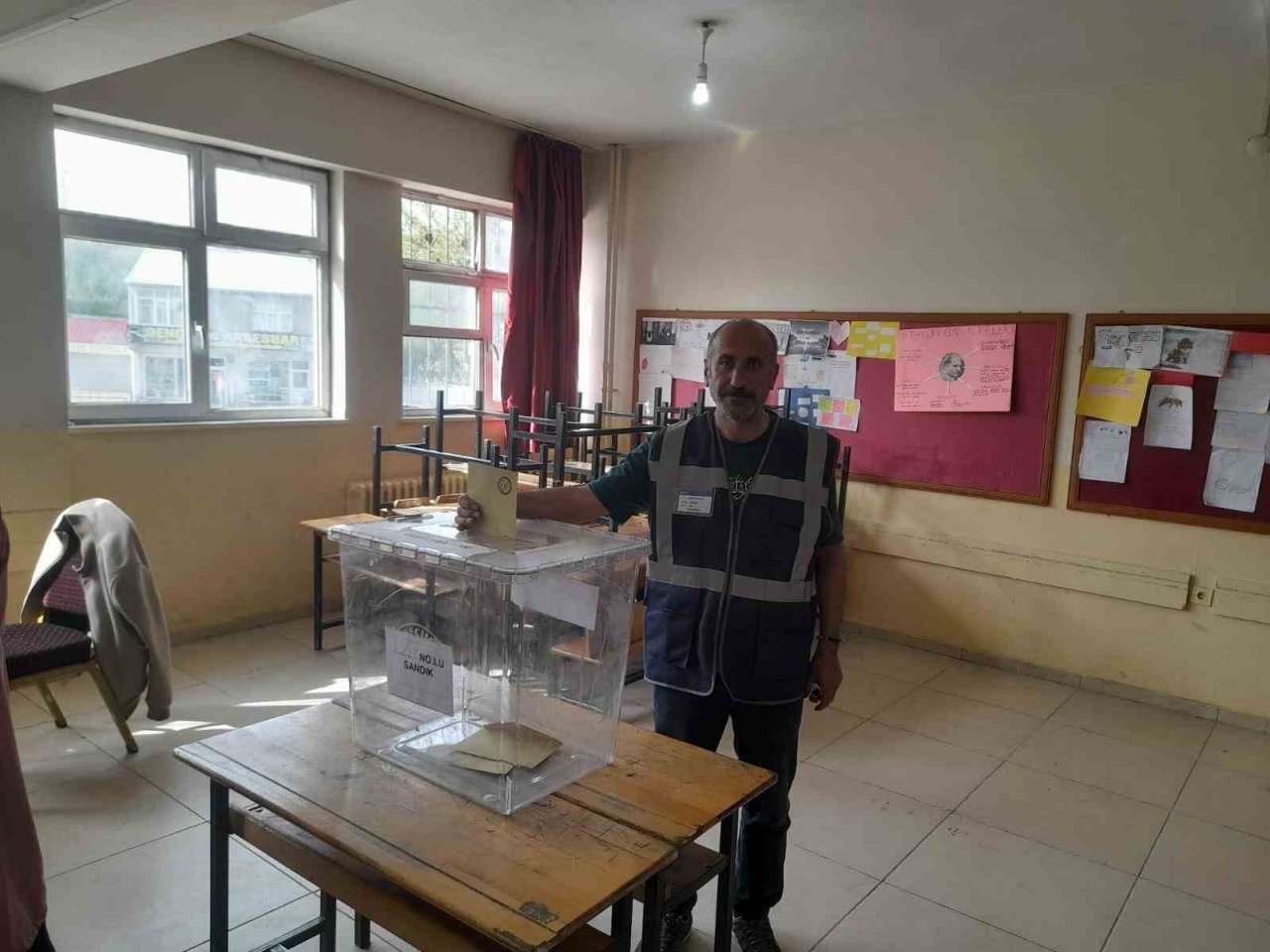 Malazgirt’te seçmenler oylarını kullanmaya başladı